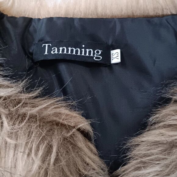 TANMING Faux Fur Vest XS Pockets Hook & Loop Fasteners Waist Length - Picture 7 of 10